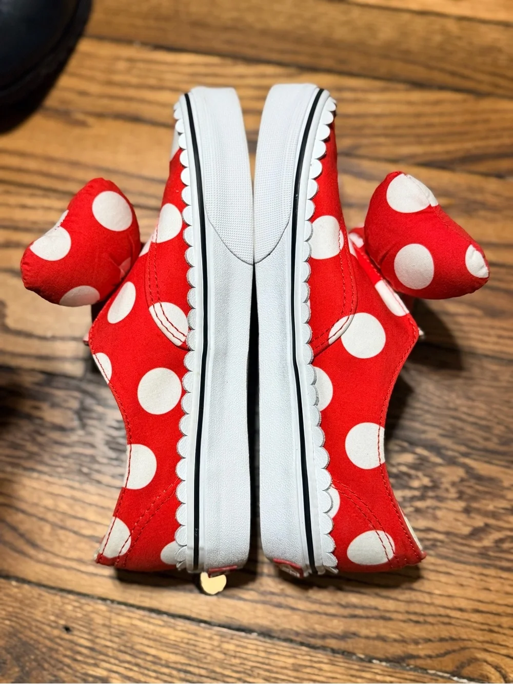 Vans x Disney Authentic Gore Minnie’s Bow Red Polka Dot Shoes W 7.5 M 6